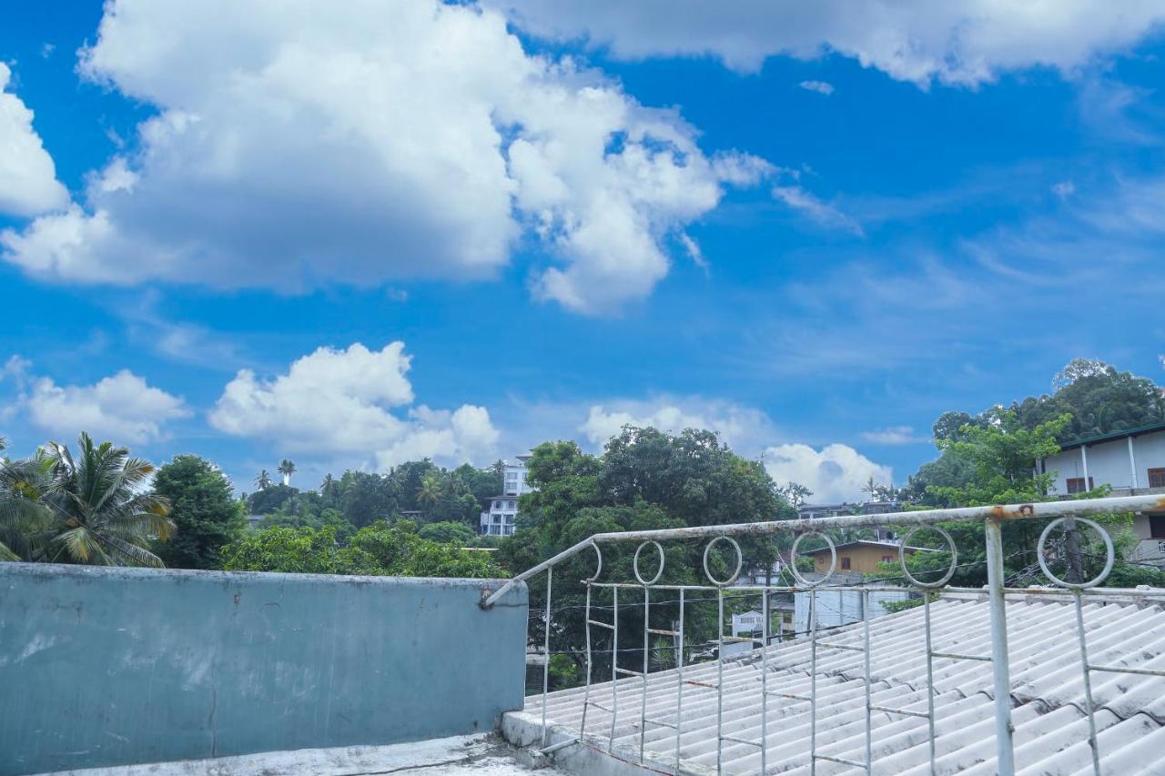 Sakura Hill Apartment Kandy Luaran gambar